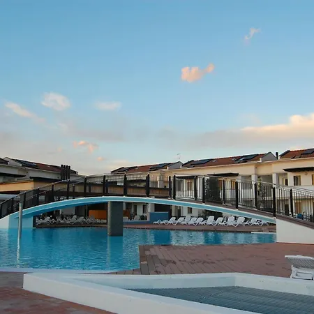Feel At In Our Cozy Flat With Shared Pool Apartmán
